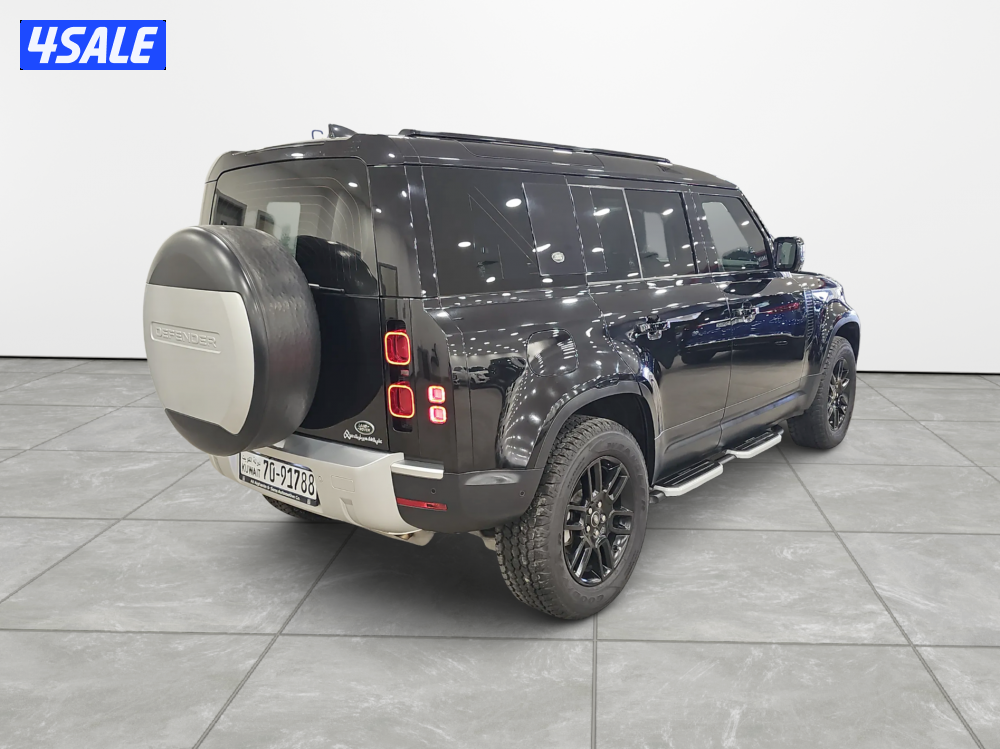 Land Rover Defender1