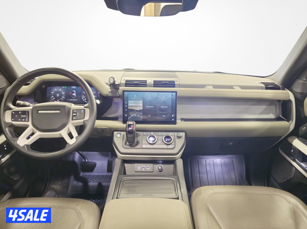 Land Rover Defender4