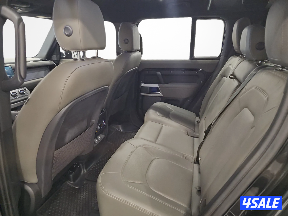 Land Rover Defender5