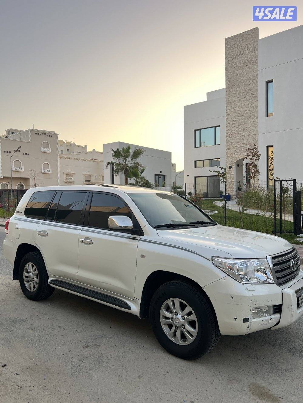 GXR وارد قطر 8 سلندر موديل 2011 عداد 4400