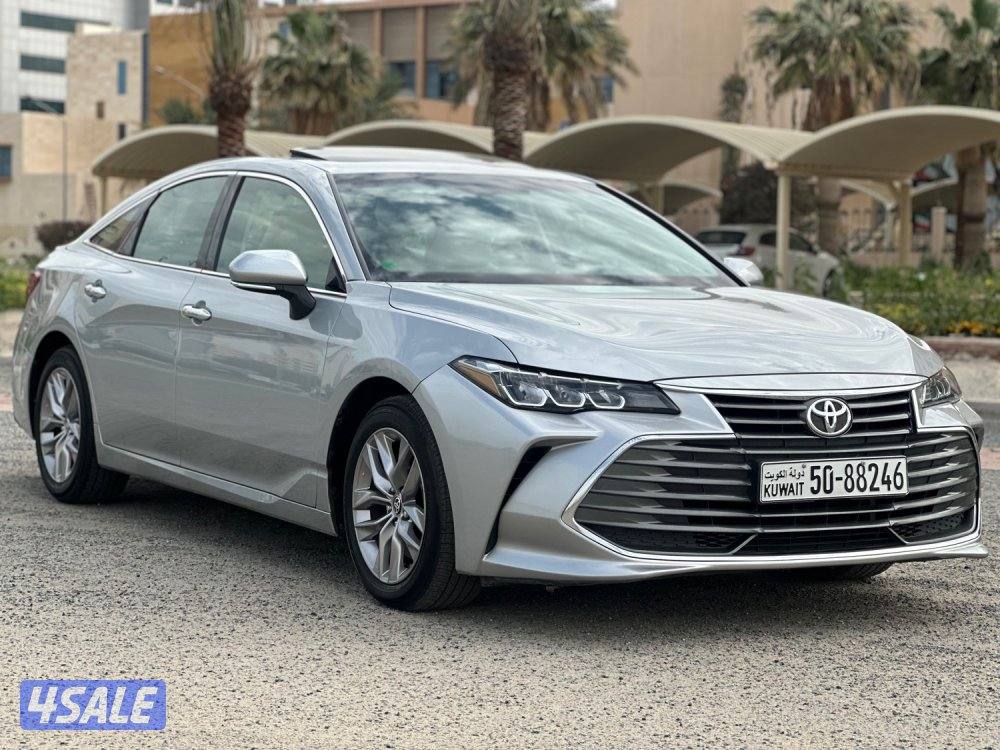 للبيع تويوتا افالون ماشي ١١٠ الف كيلو سيرفس وكالة1