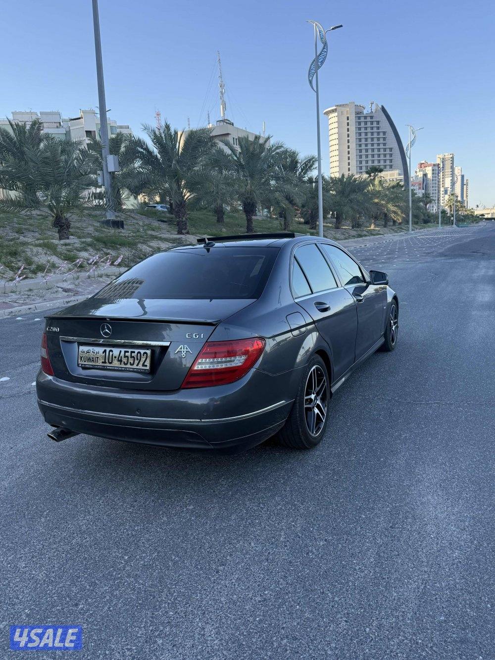 سياره نضيفه مافيها شي واستعمال يومي  مكينه٤ سلندر تيربو الصامل ما اقصر7