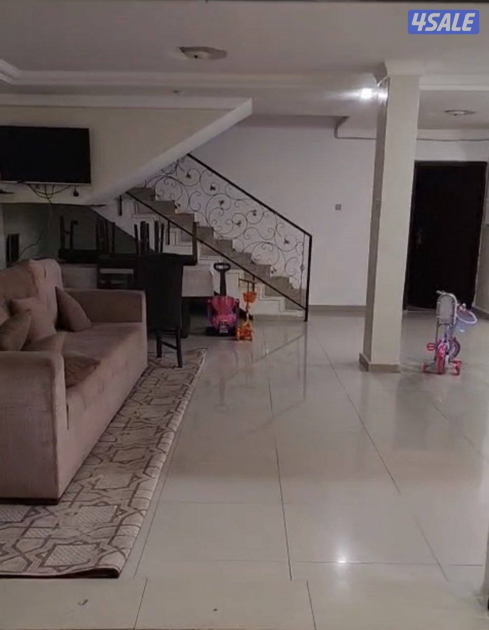 للبيع بيت العيون دورين وملحق3