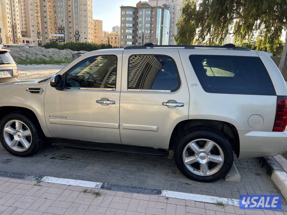 تاهو موديل 2008 LTZ بدون دبل كراسي خلفية غير مفصولة1