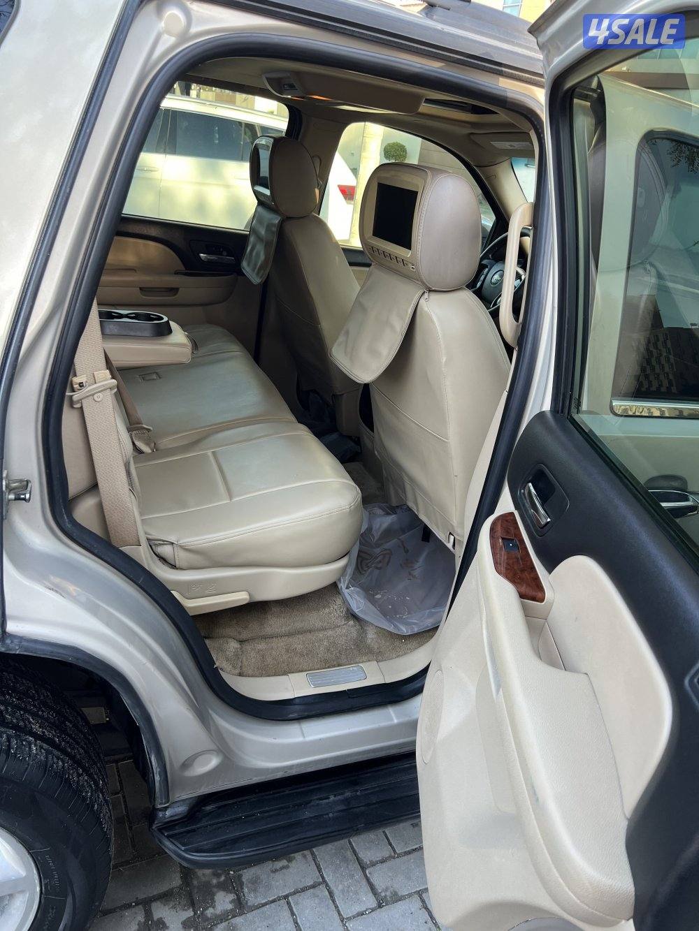 تاهو موديل 2008 LTZ بدون دبل كراسي خلفية غير مفصولة9