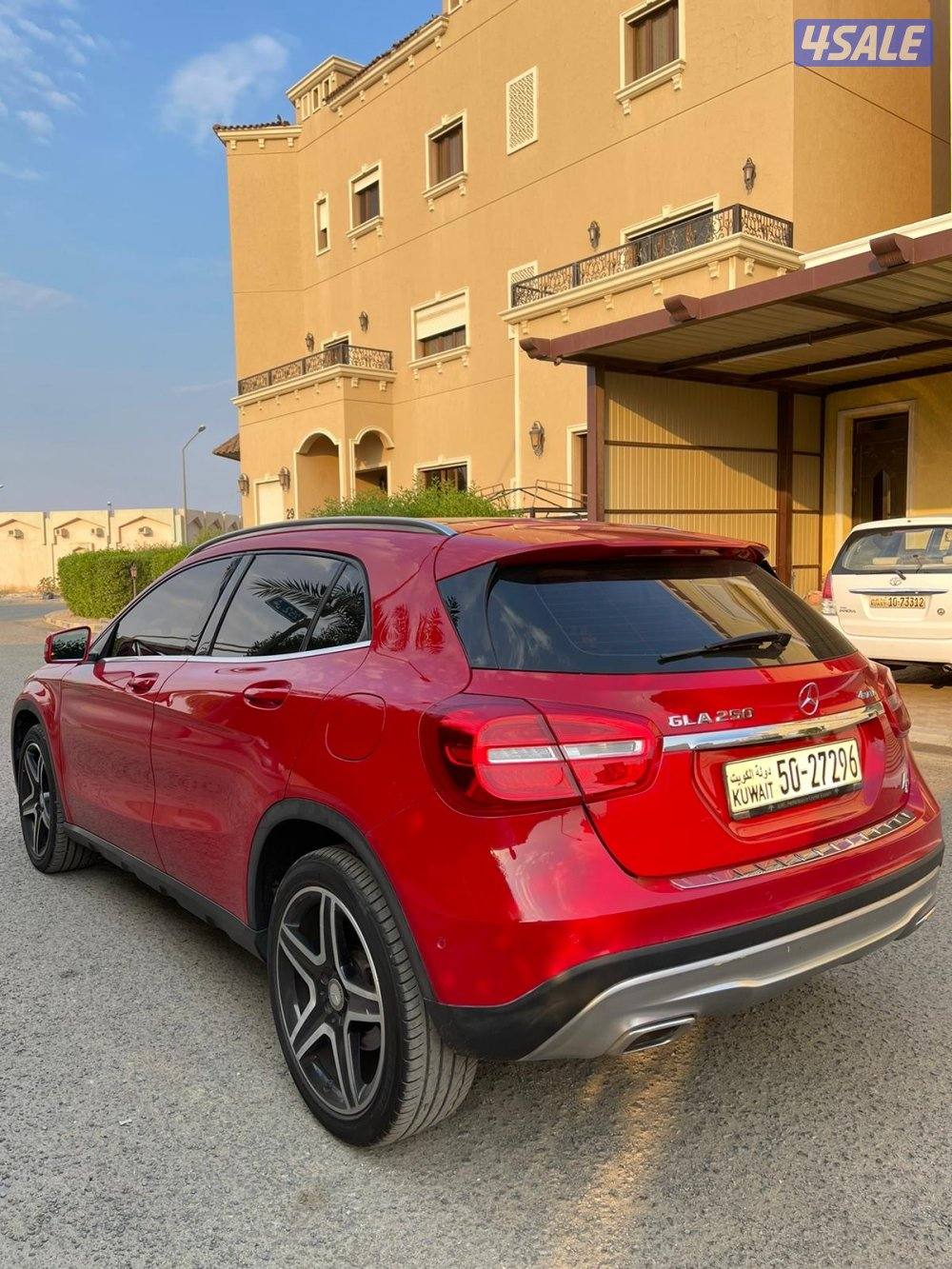 للبيع مرسيدس GLA250 موديل ٢٠١٧2