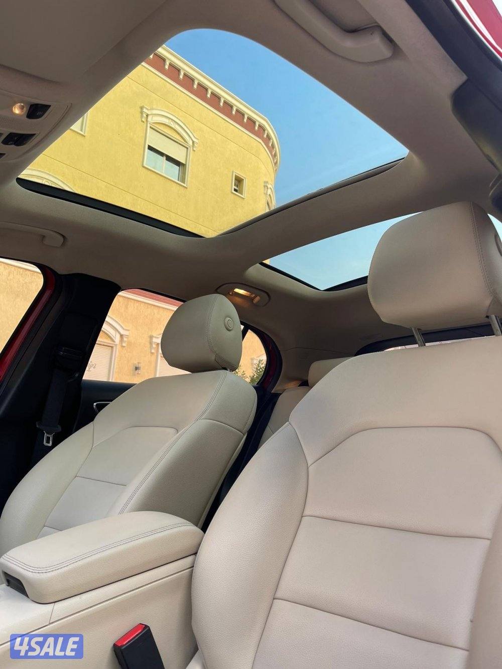 للبيع مرسيدس GLA250 موديل ٢٠١٧3