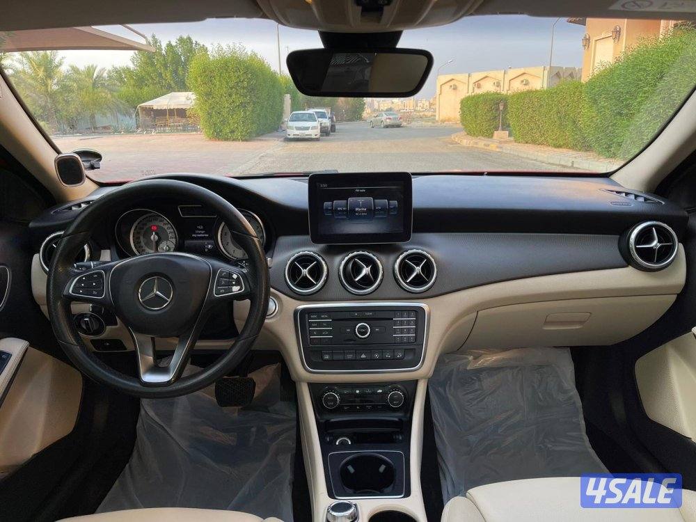 للبيع مرسيدس GLA250 موديل ٢٠١٧5