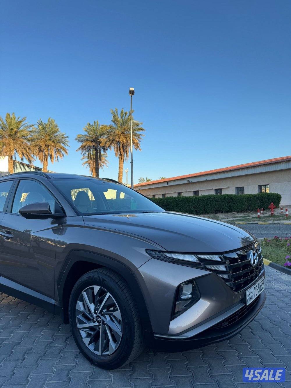 للبيع توسان 2023 ماشي 51 الف بحالة الوكالة الفل4