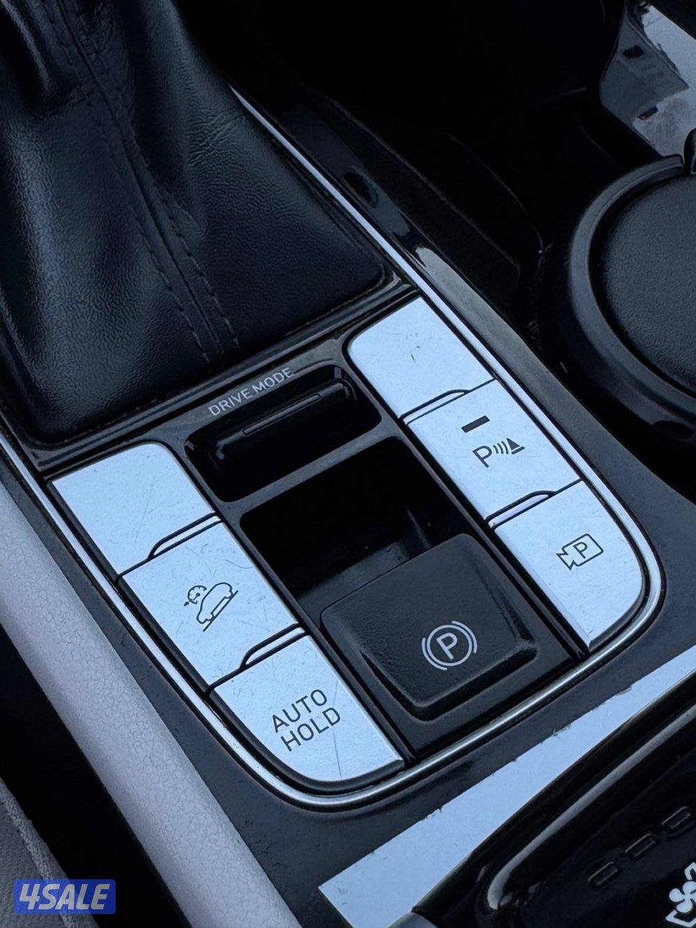 للبيع توسان 2023 ماشي 51 الف بحالة الوكالة الفل13