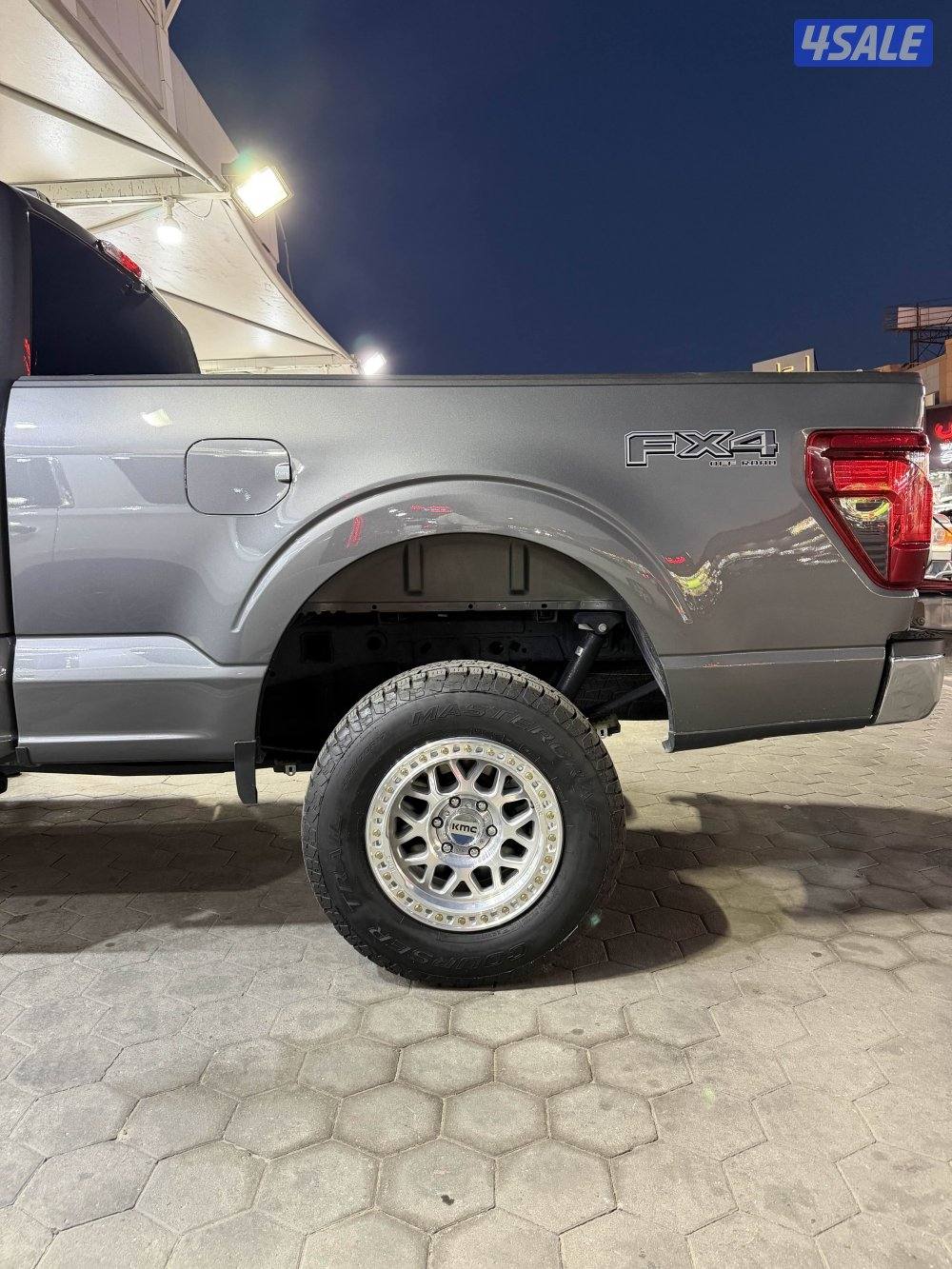 رنقات KMC اصلي مقاس ١٧ ٦ براغي نظاف جداً0