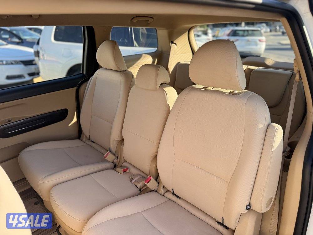 كيا كرنفال - موديل 2017 - عداد 195 - وارد الوكاله - شرط الفحص8