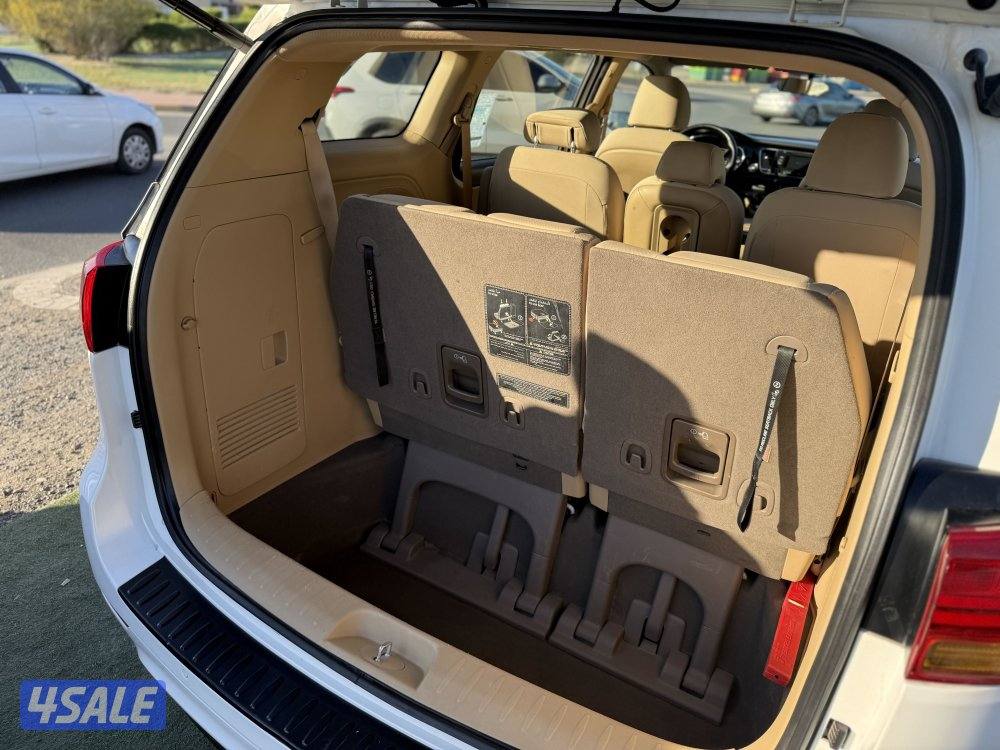 كيا كرنفال - موديل 2017 - عداد 195 - وارد الوكاله - شرط الفحص10