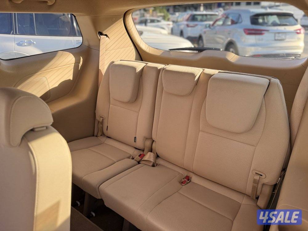 كيا كرنفال - موديل 2017 - عداد 195 - وارد الوكاله - شرط الفحص9