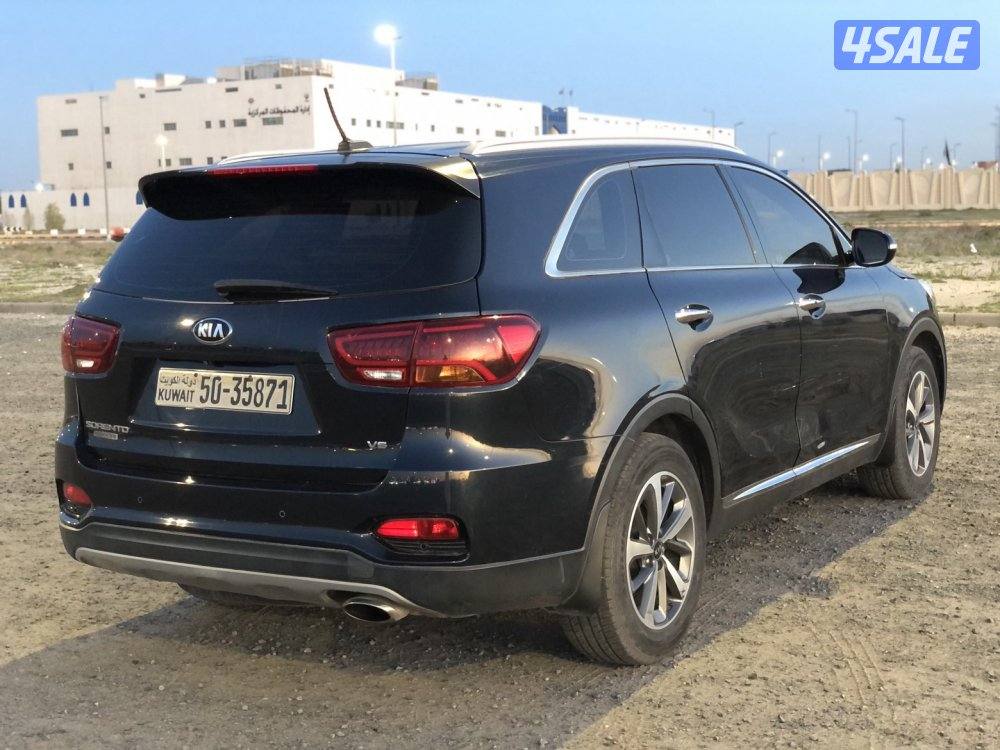 كيا سورينتو موديل 2018 ماشي 83 الف صبغ الوكالة شرط الفحص بالكامل3