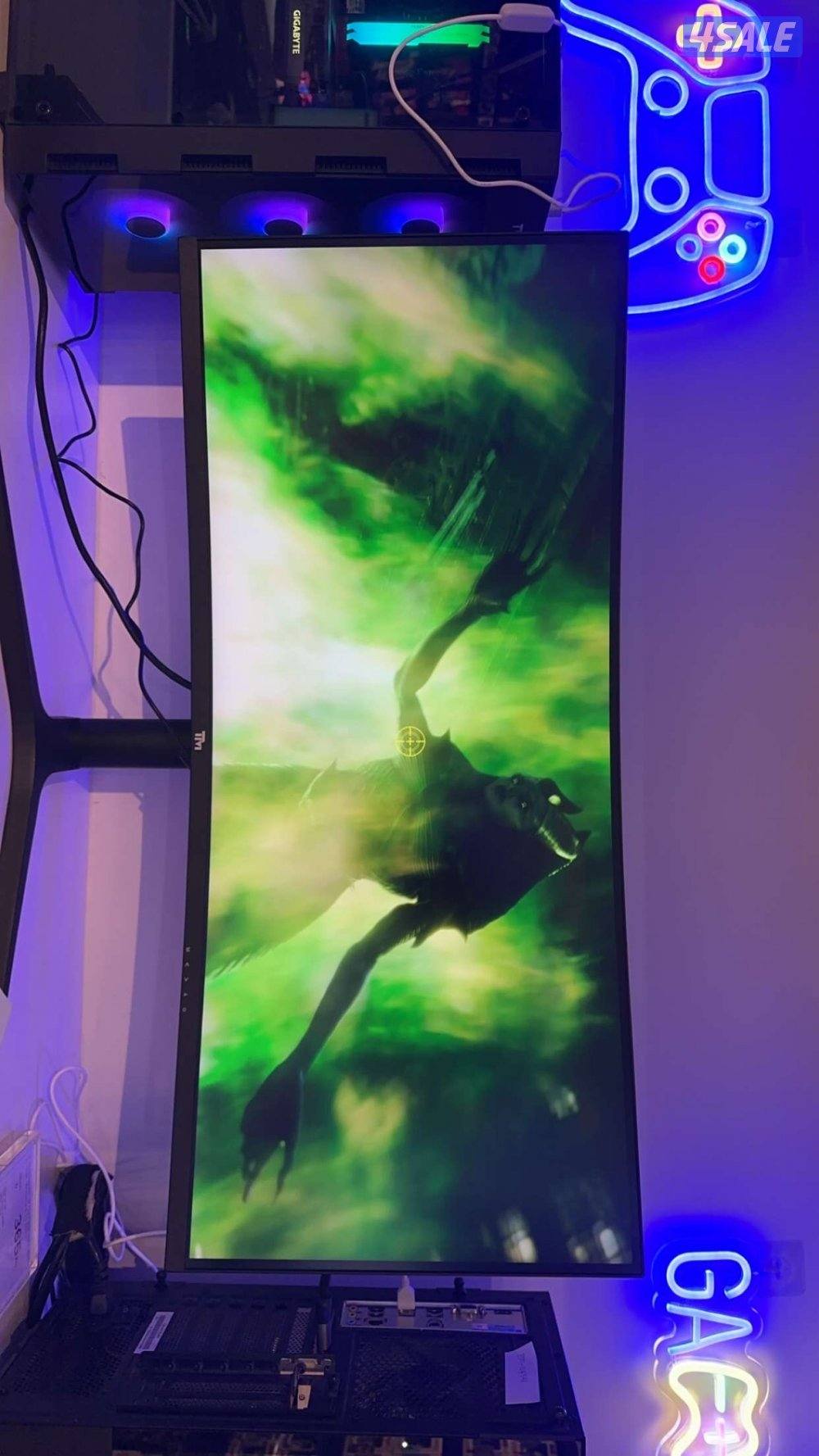 شاشة Twisted Minds Ultra Wide 320