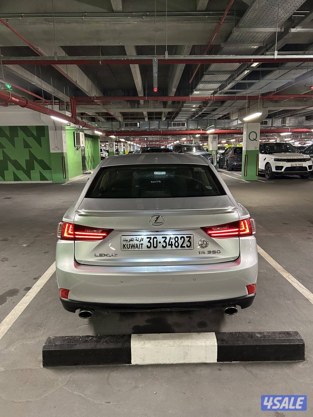 Lexus is 350-نظيفة جداً-كامل المواصفات-اعلى فئة-2