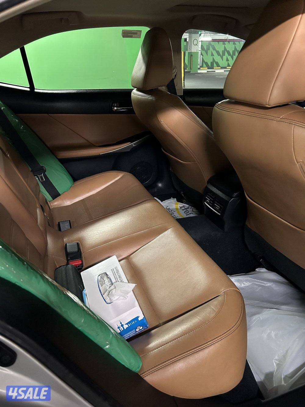 Lexus is 350-نظيفة جداً-كامل المواصفات-اعلى فئة-10