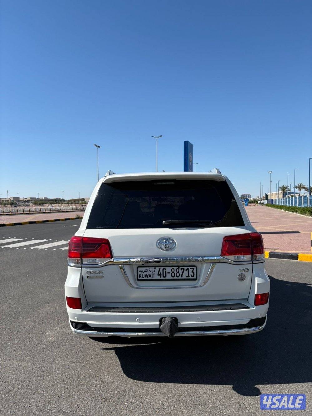 للبيع لاندكروزر GX.R 20172