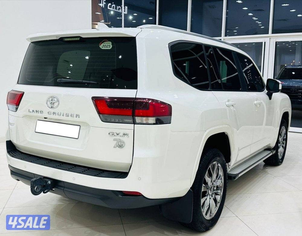 للبيع تويوتا لاندكروس GXR 4K بدون تيربو موديل 20253