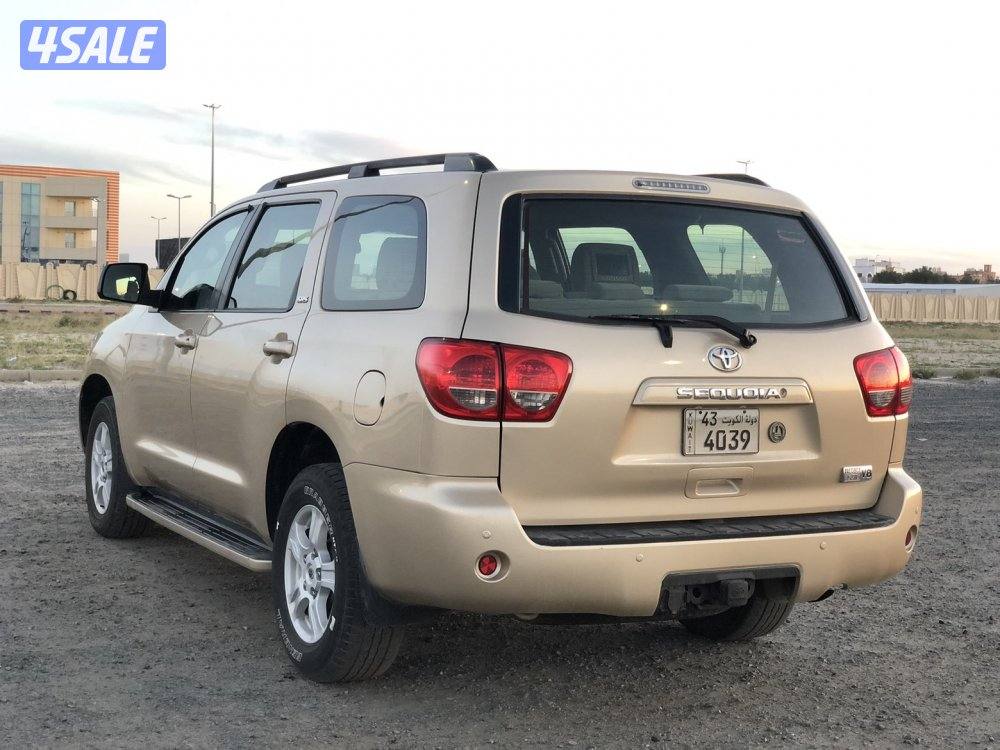 سيكويا موديل 2010  ماشي ٢١٦ الف شرط الفحص قير مكينة شاصي البدي اصباغ م4