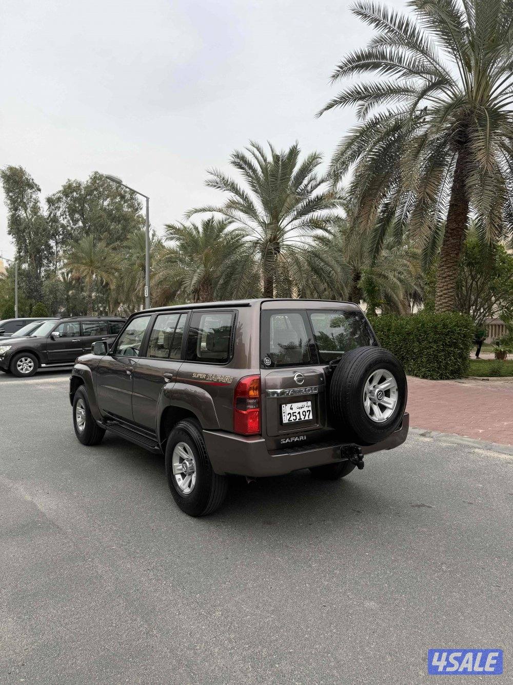 للبيع سوبر سفاري 2006 شرط الفحص5