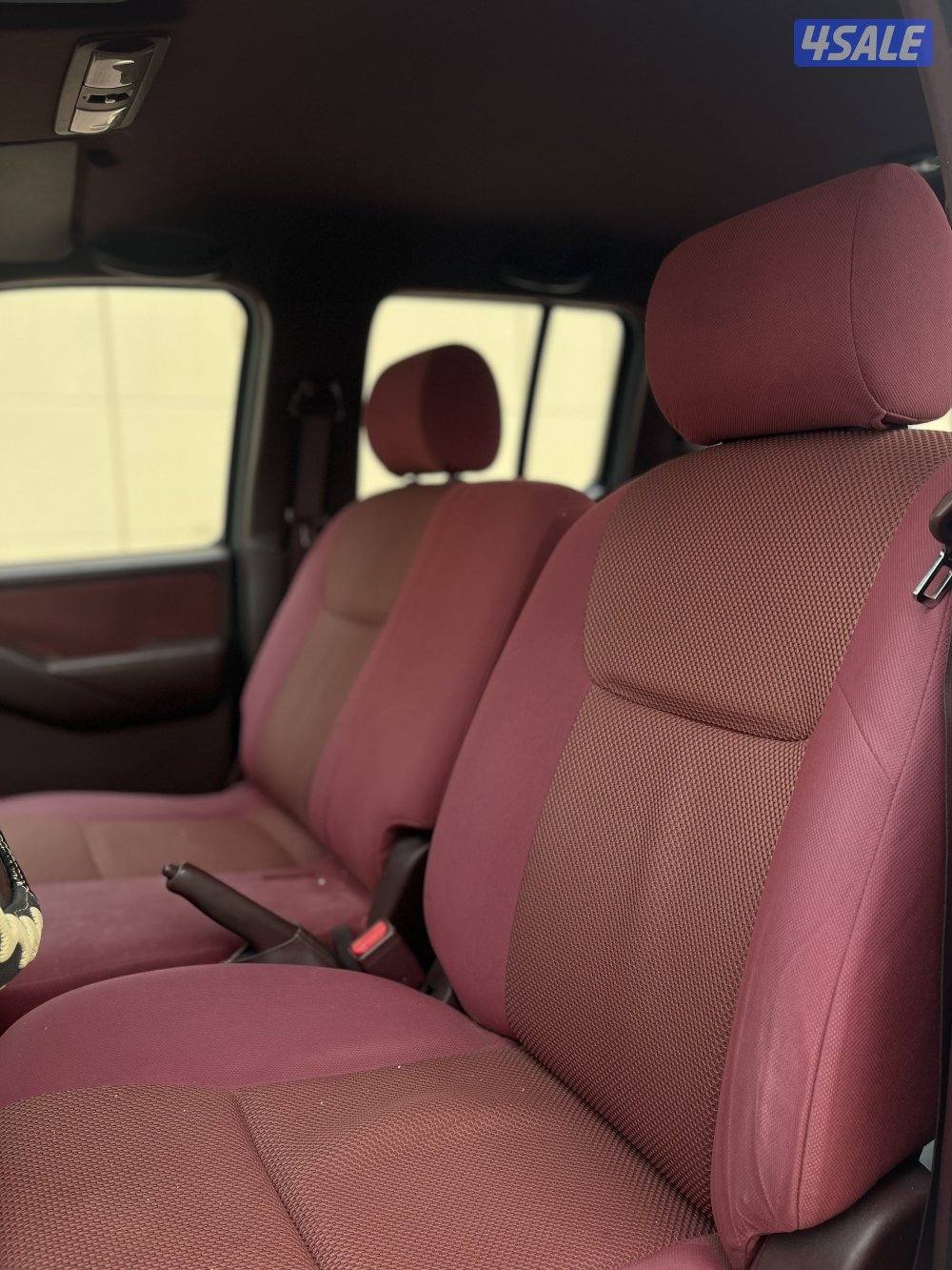 للبيع وانيت نافارا موديل 2009 قير عادي شرط الفحص5