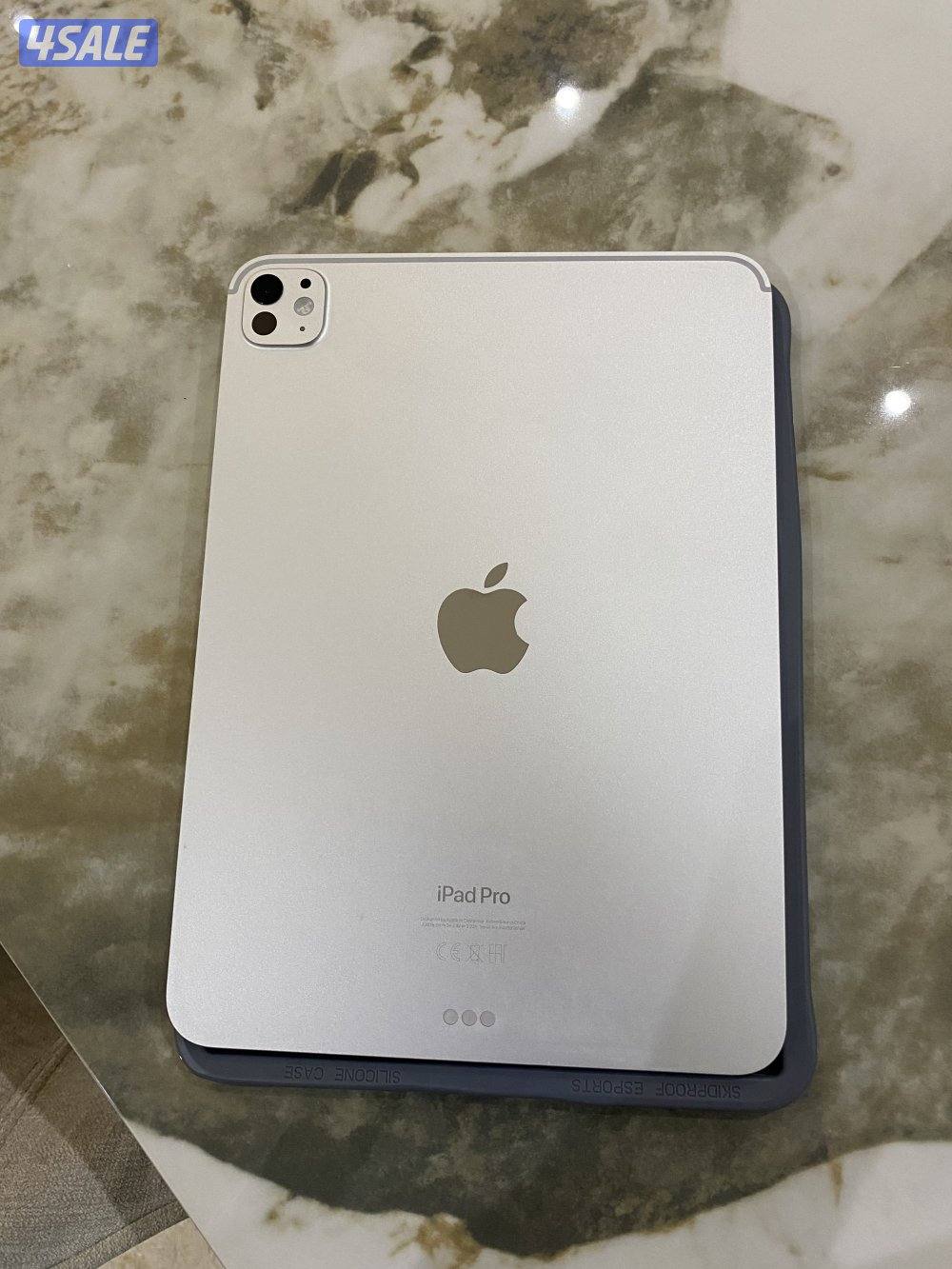 ايباد m4 برو 11 انش 256 قيقا0