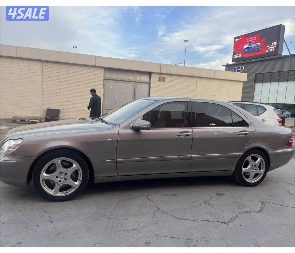 للبيع مرسيدس موديل 20053