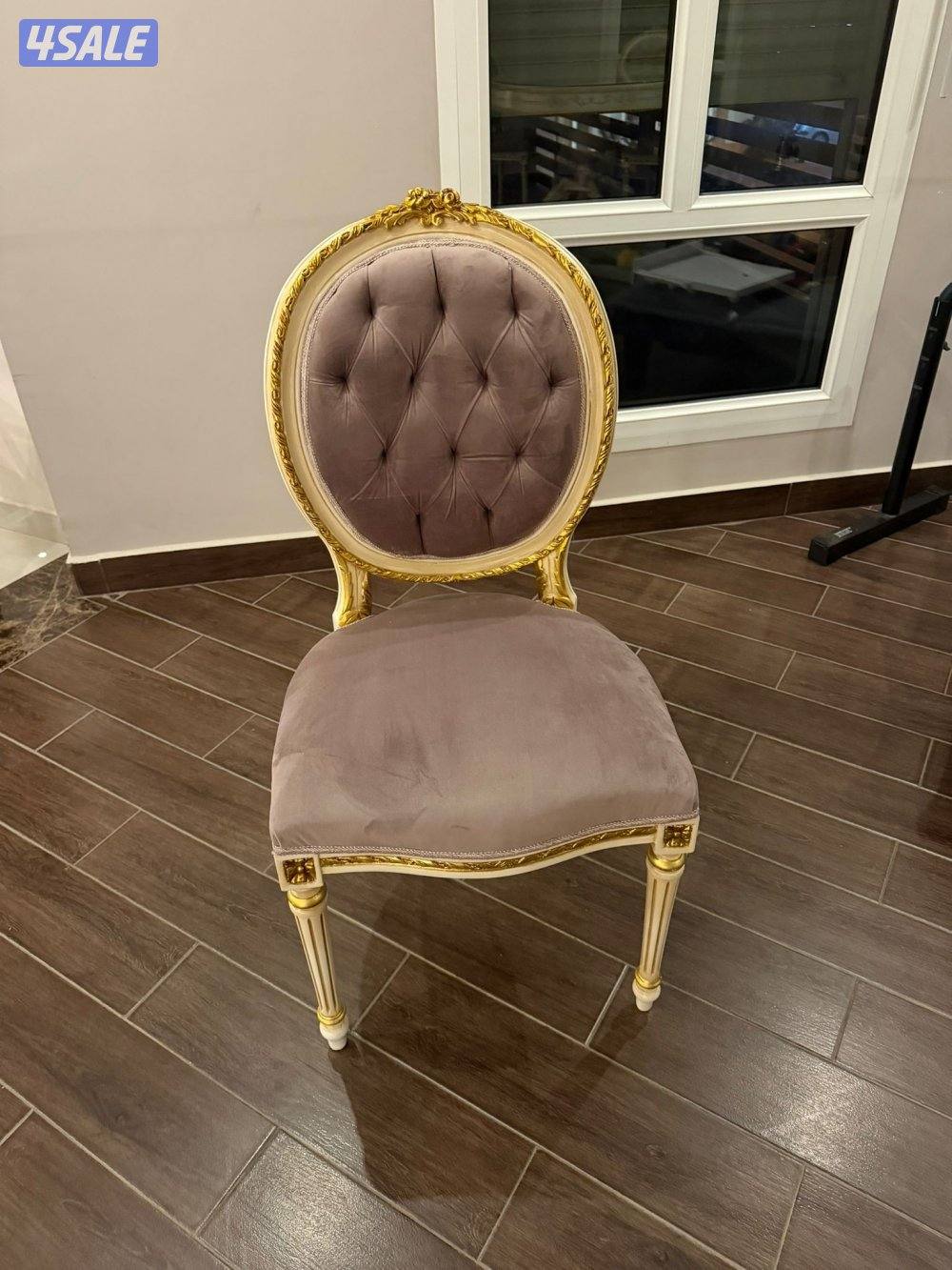 طاولة طعام كلاسيك فاخر (خشب زان أصلي) – قطر 1202