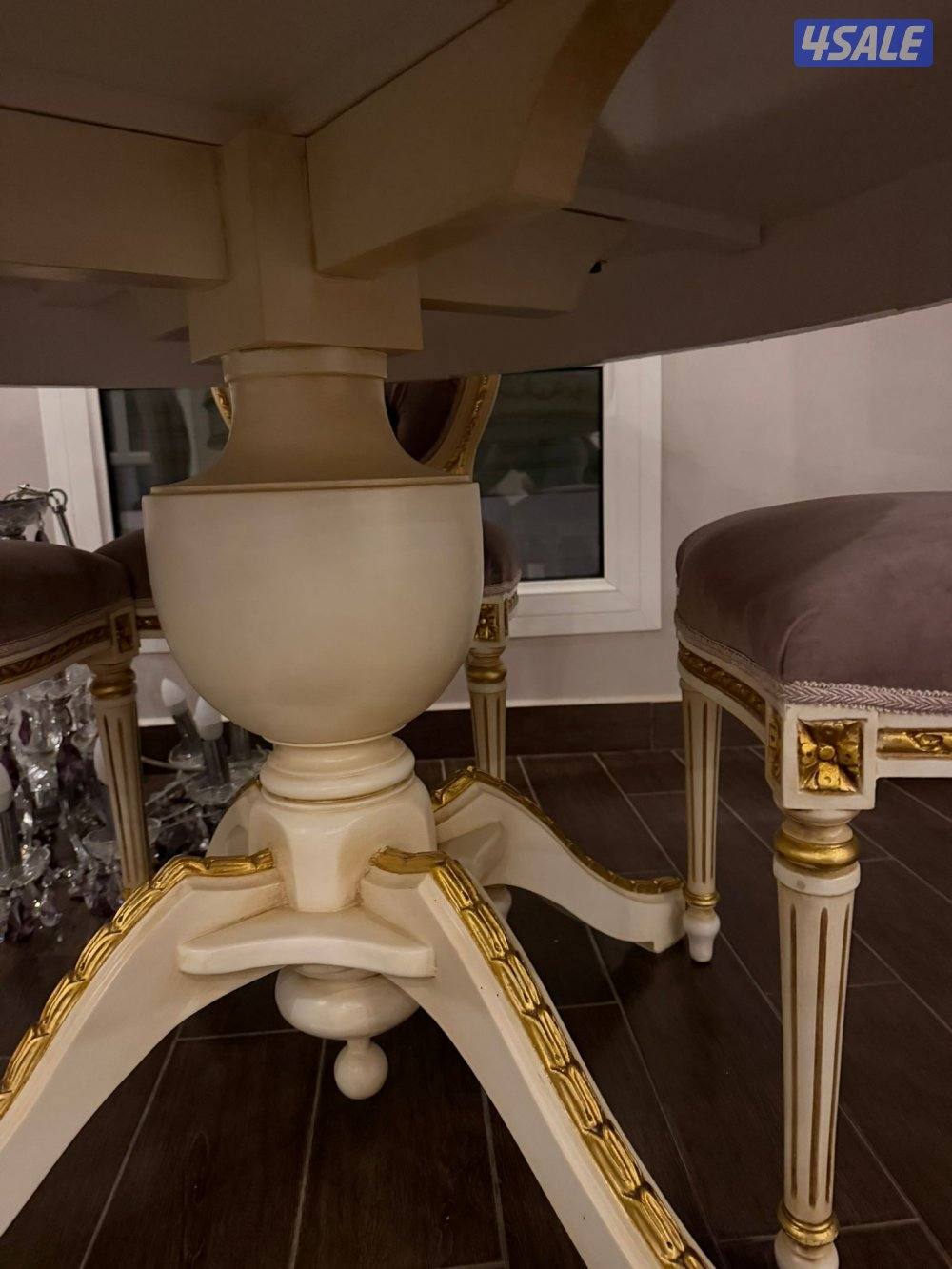 طاولة طعام كلاسيك فاخر (خشب زان أصلي) – قطر 1203