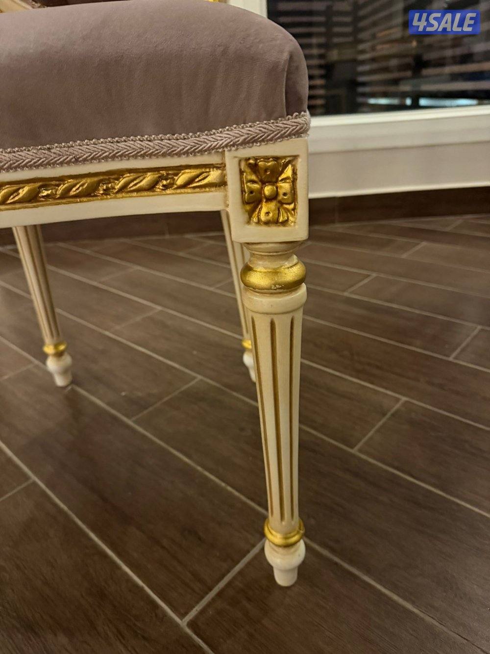 طاولة طعام كلاسيك فاخر (خشب زان أصلي) – قطر 1209