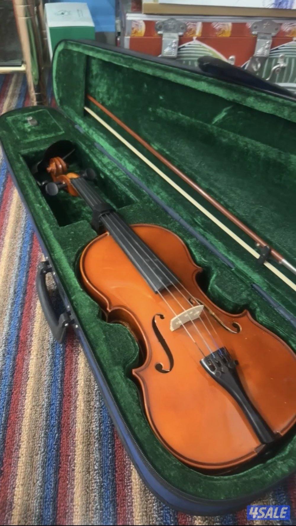 كمان نادر مع الجنطه0