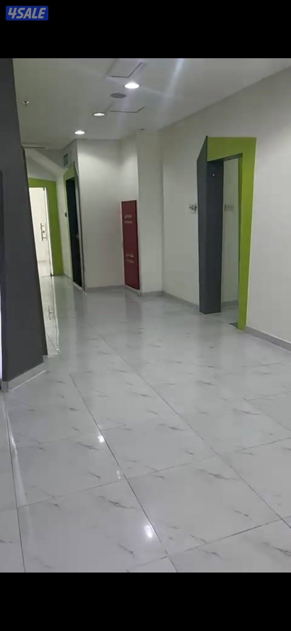 للايجار دور تجاري فخم على الشارع العام لمدخل الفروانية الرئيسي 800م12