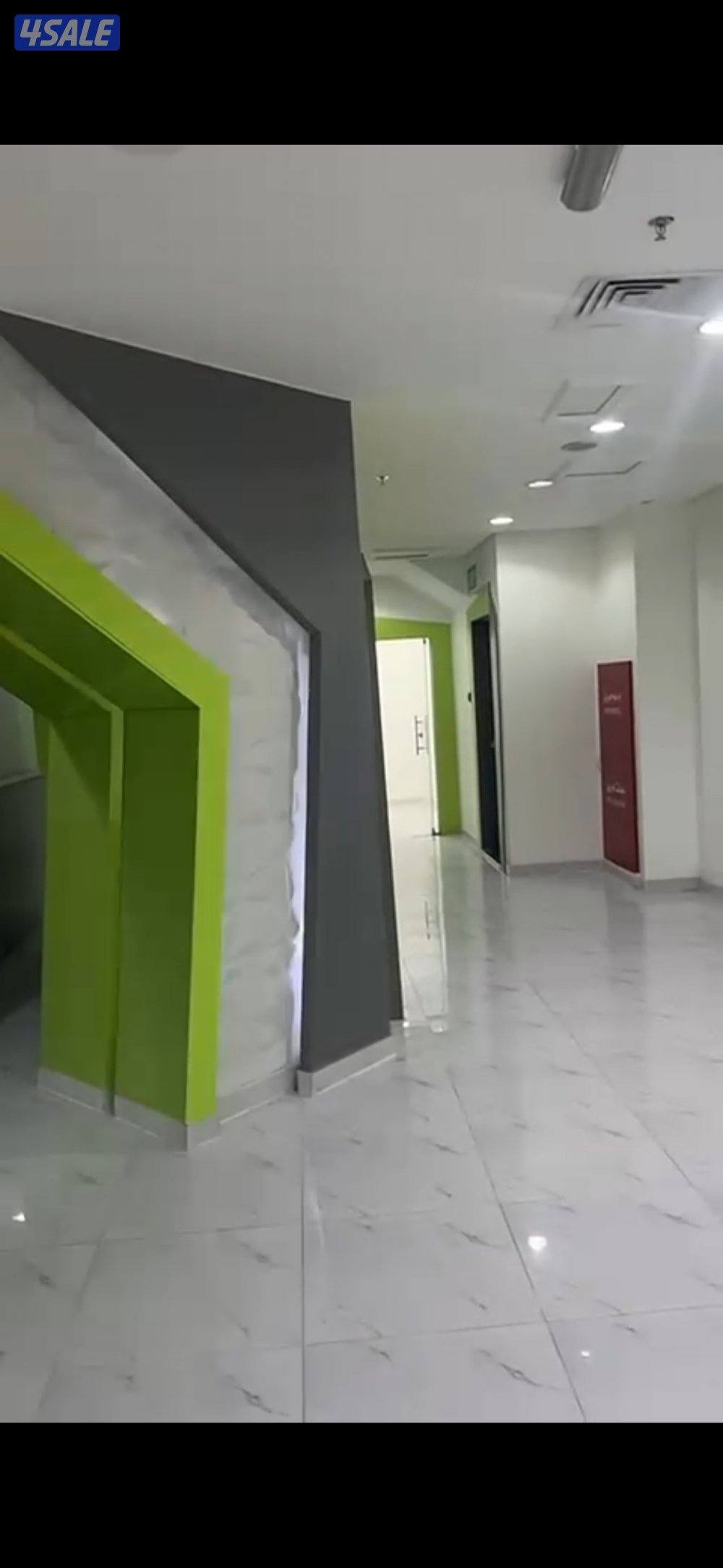 للايجار دور تجاري فخم على الشارع العام لمدخل الفروانية الرئيسي 800م11