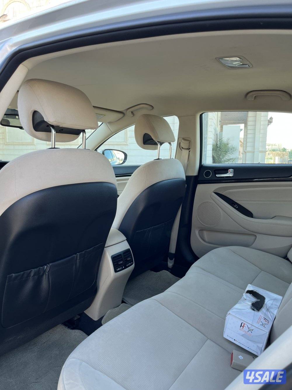 كيا كادينزا عداد  94  بحالة ممتازة 20161