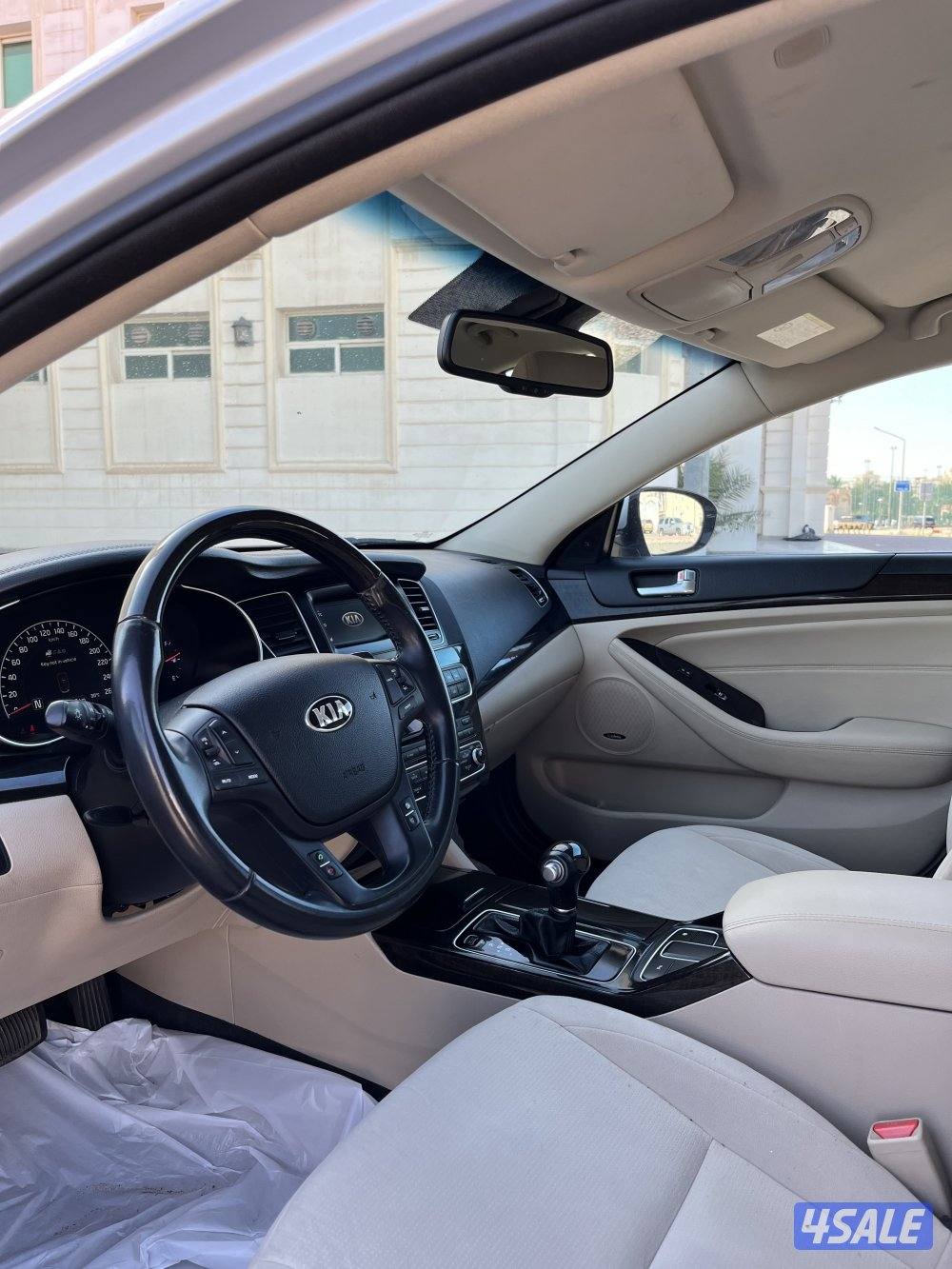كيا كادينزا عداد  94  بحالة ممتازة 20164