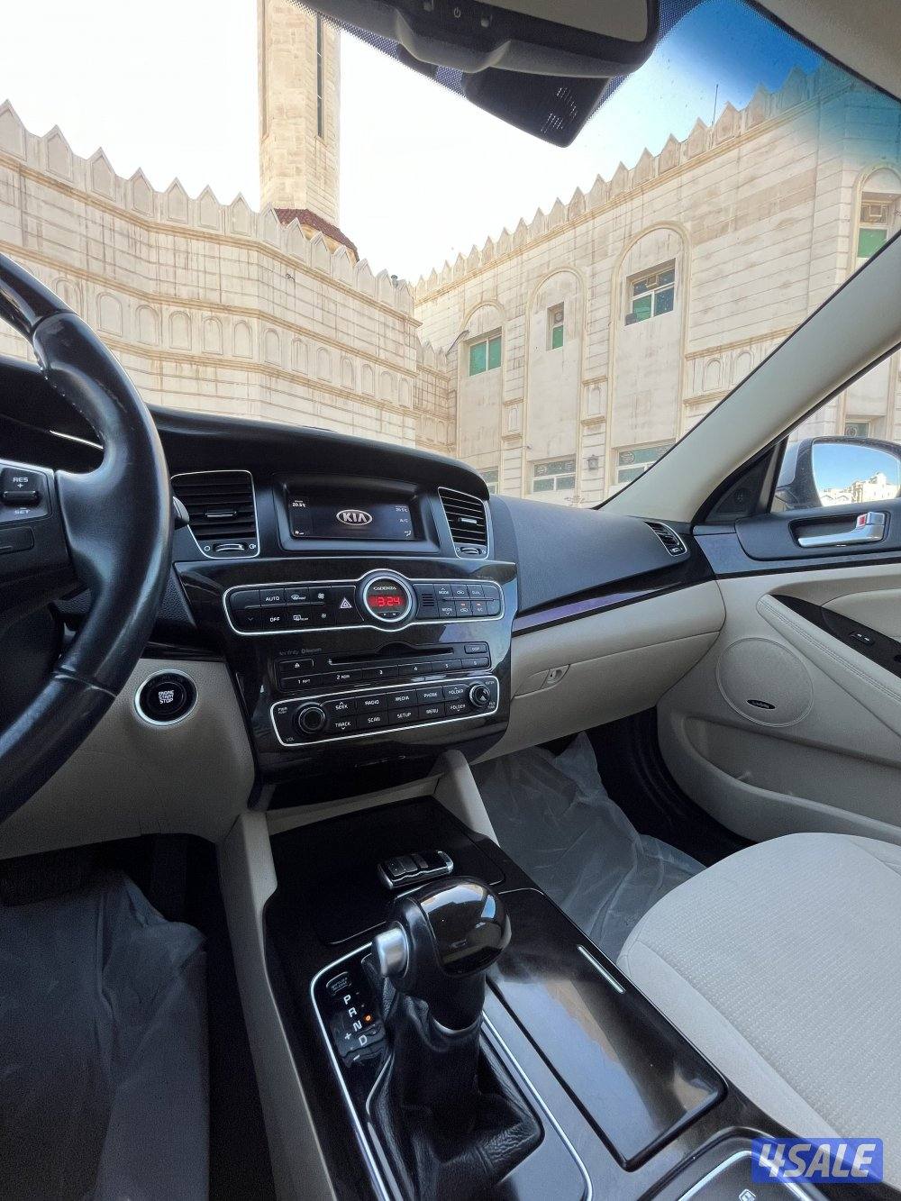 كيا كادينزا عداد  94  بحالة ممتازة 20166