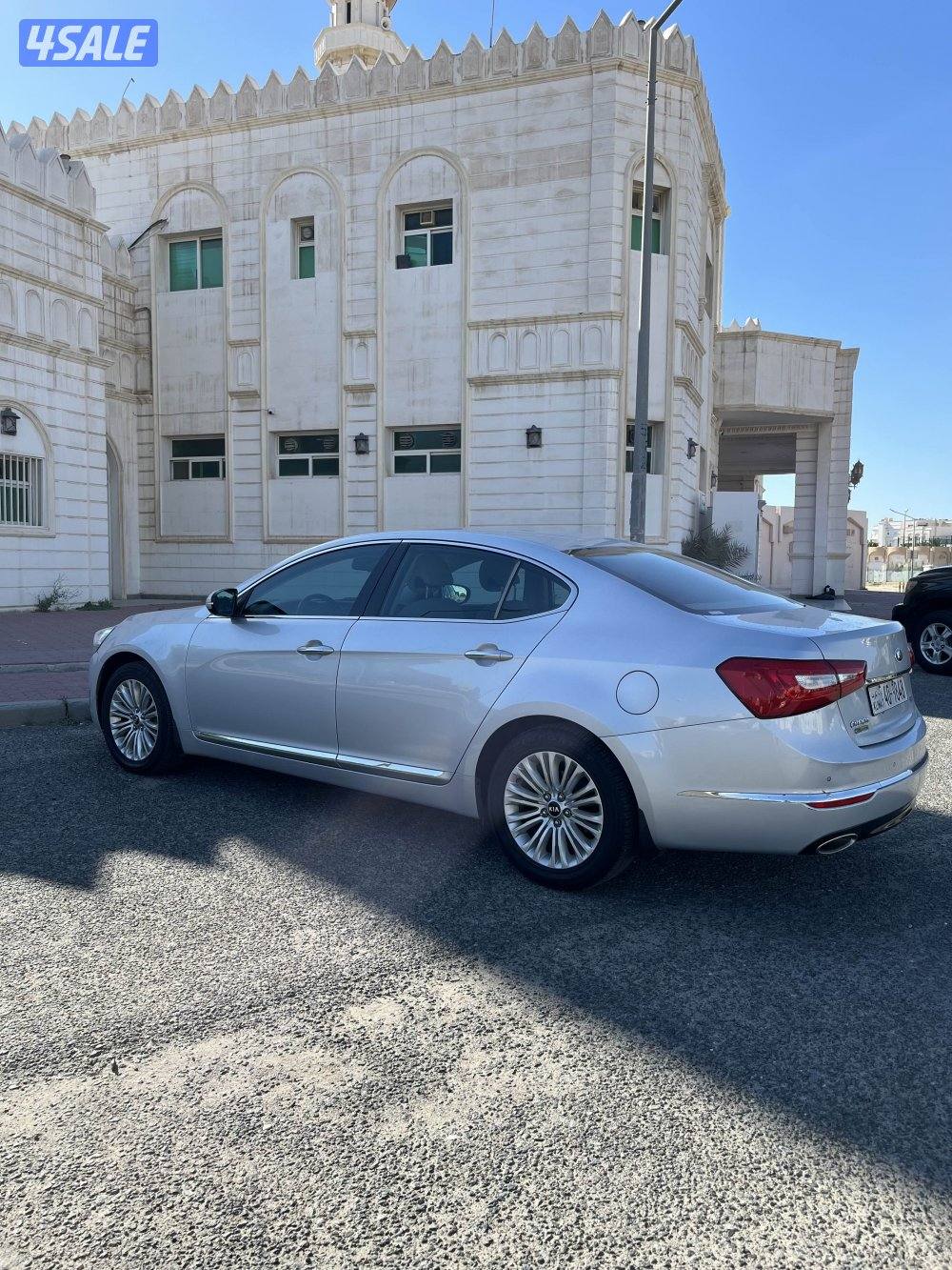 كيا كادينزا عداد  94  بحالة ممتازة 20168