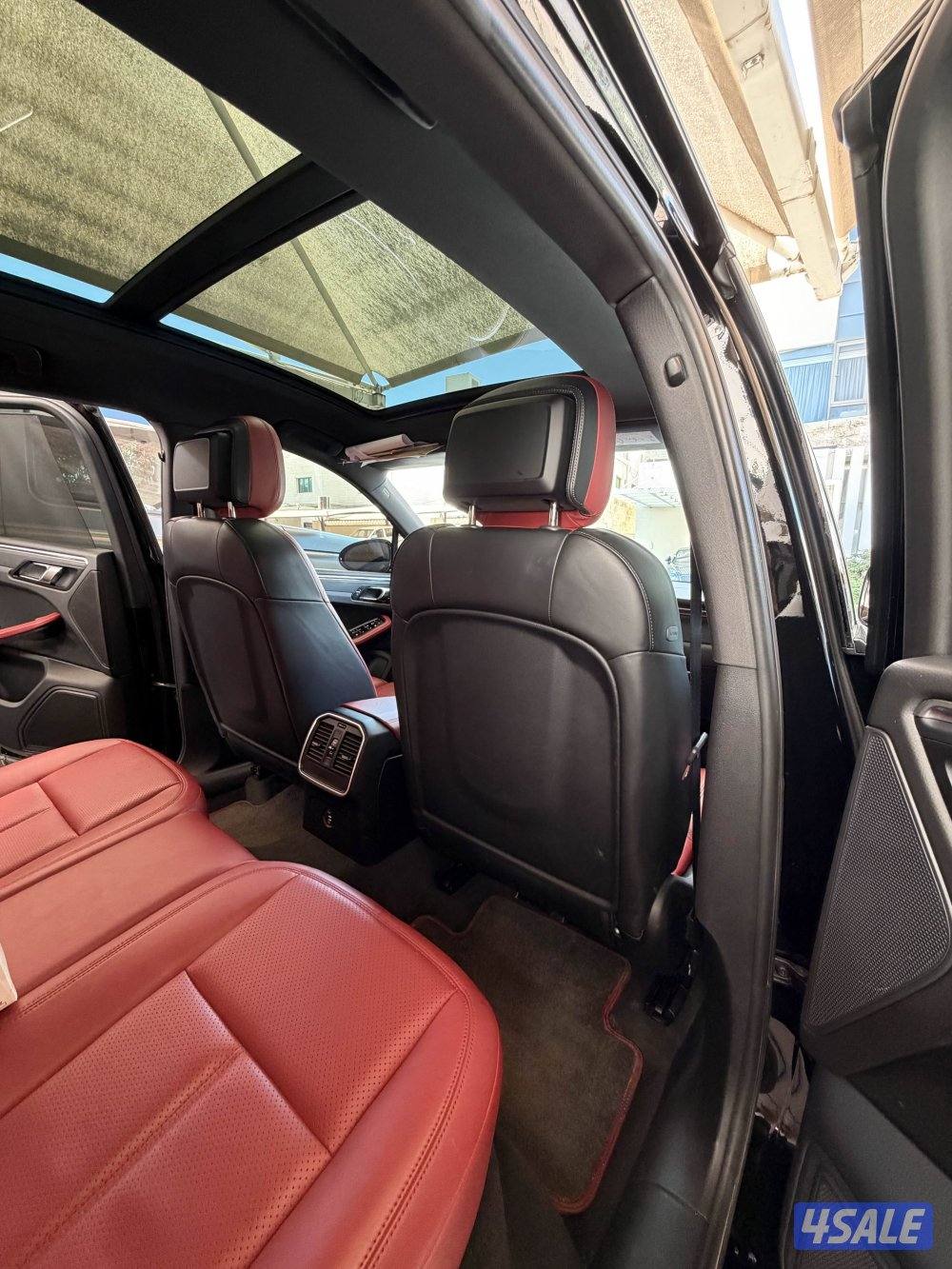 بورش اسود من داخل احمر موديل 2018  استعمال نظيف  ماشي 930008