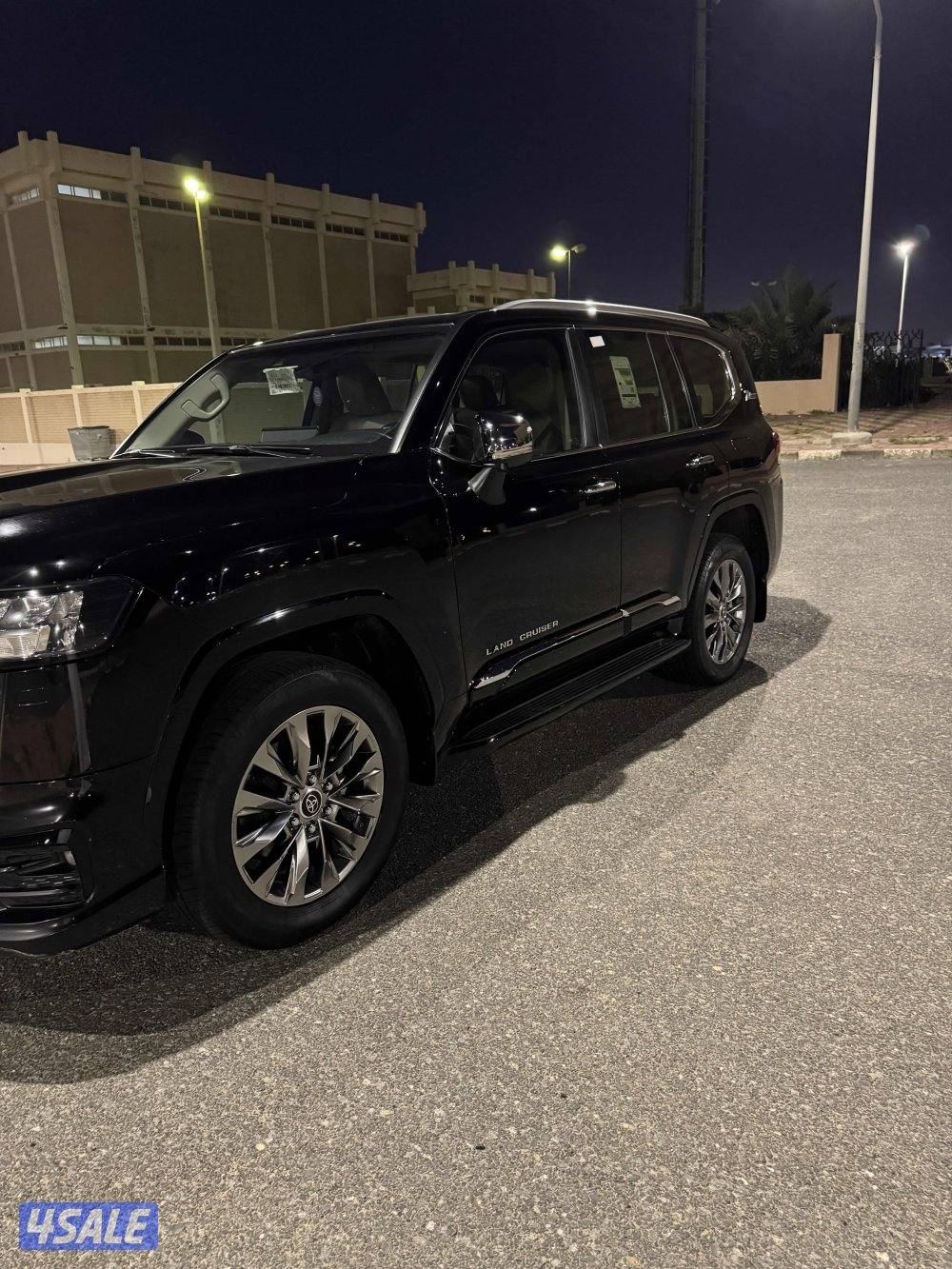 للبيع لاندكروزر ايرو اس 2022 بدون تيربو2