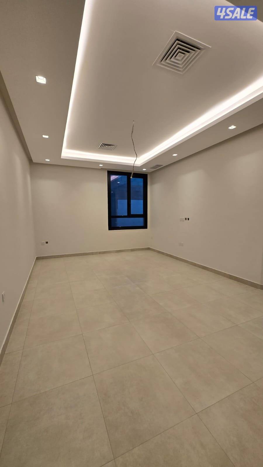 فرصه لاتعوض للمعاريس او طفلين عالأكثر.. للإيجار شقة فخمه بجنوب عبدالله1