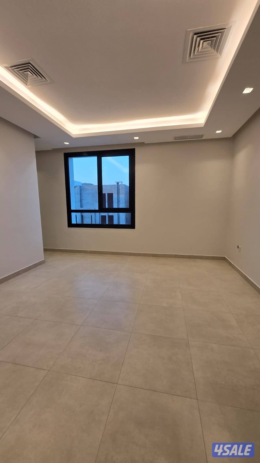 فرصه لاتعوض للمعاريس او طفلين عالأكثر.. للإيجار شقة فخمه بجنوب عبدالله4