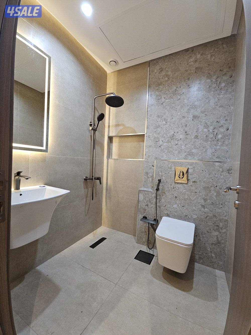 للإيجار شقة بالمسايل فاخرة .. TOP تشطيب. 2026 والتوزيع جميل ومساحه11