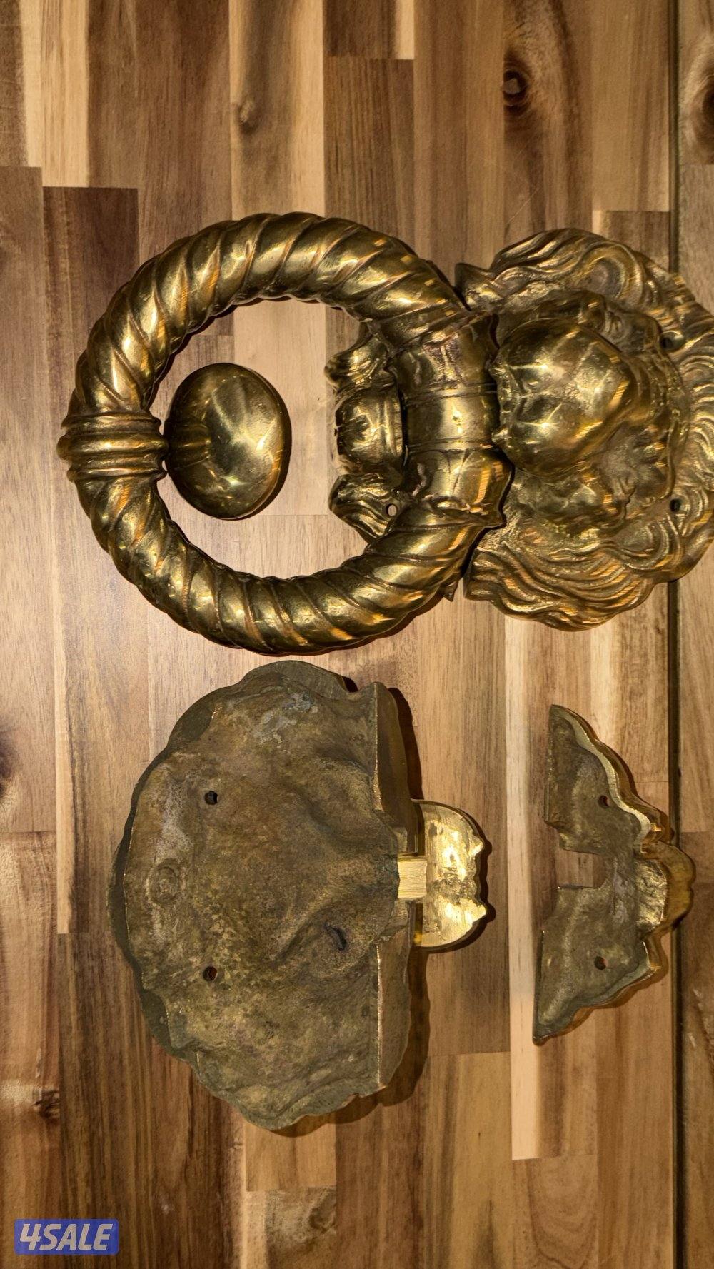 مطقاقه باب نحاس اصفر كامل صب انتيك على شكل اسد1