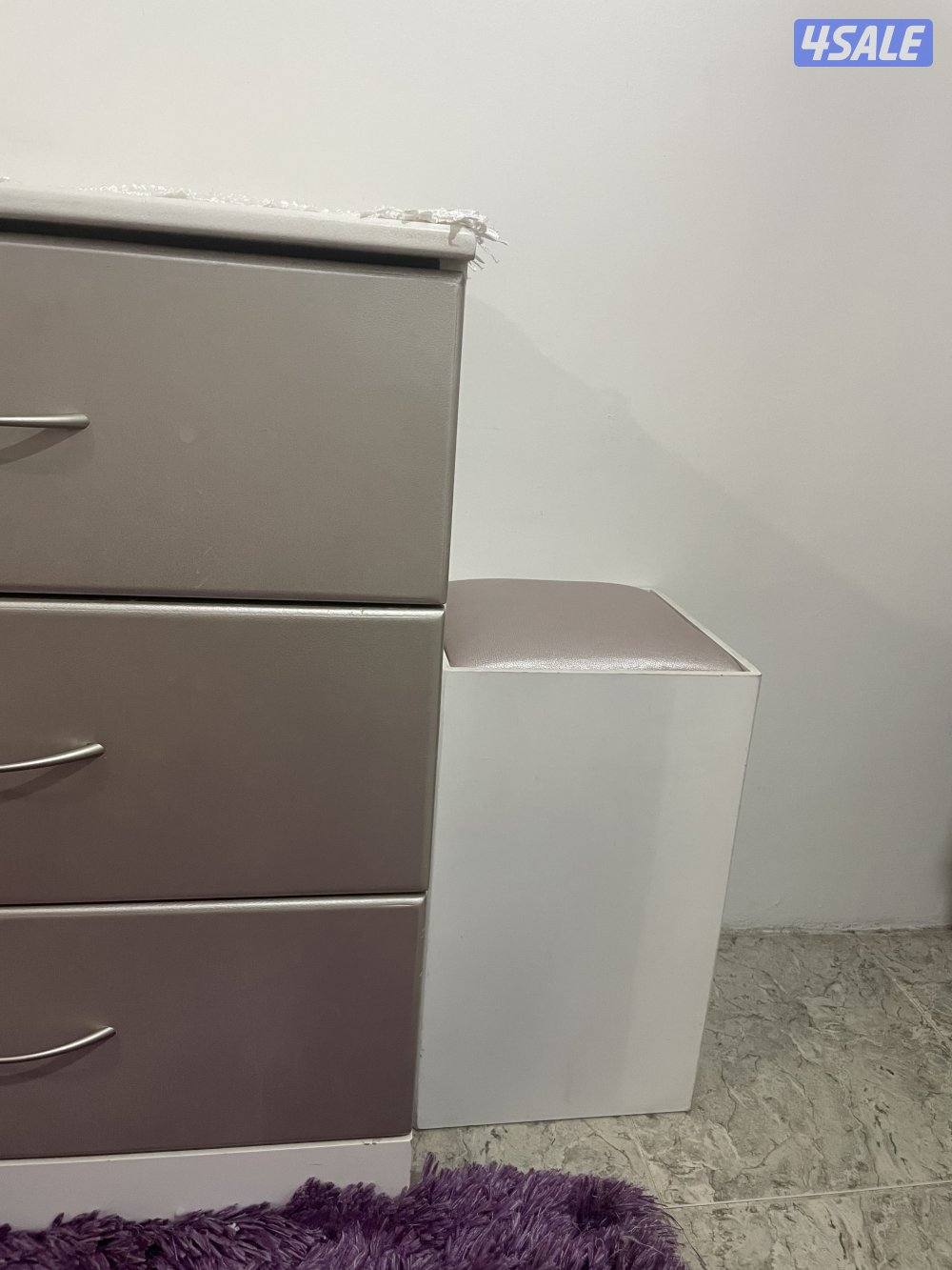 غرفة نوم تفصال للبيع كاملة مع ستارة رول و سجادة للتواصل9