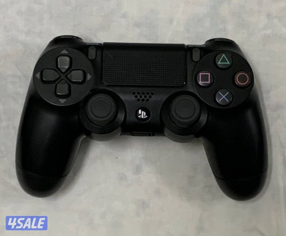 PS4 Pro 1TB + 2 Controllers + Box + 2 thumb grips ( Negotiable )3