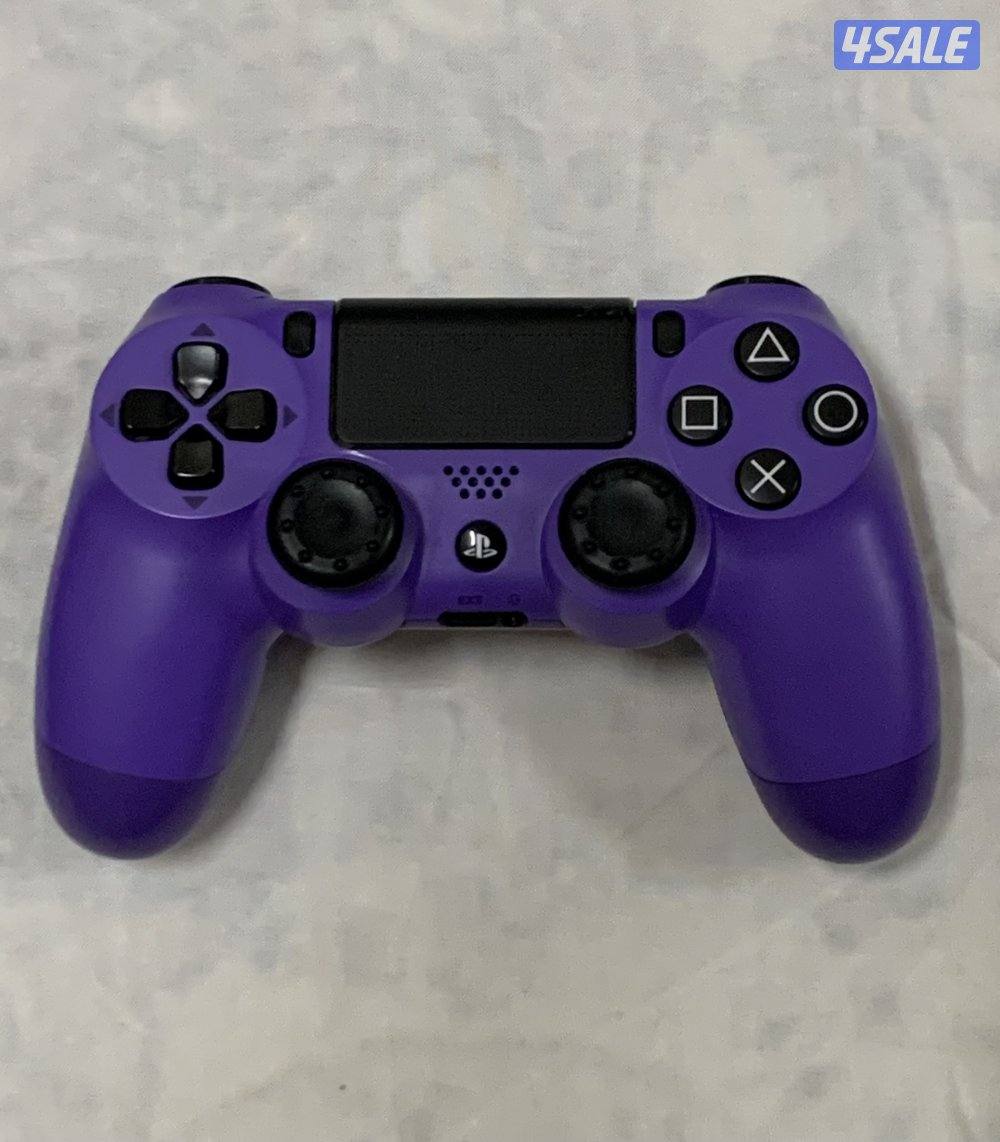 PS4 Pro 1TB + 2 Controllers + Box + 2 thumb grips ( Negotiable )8