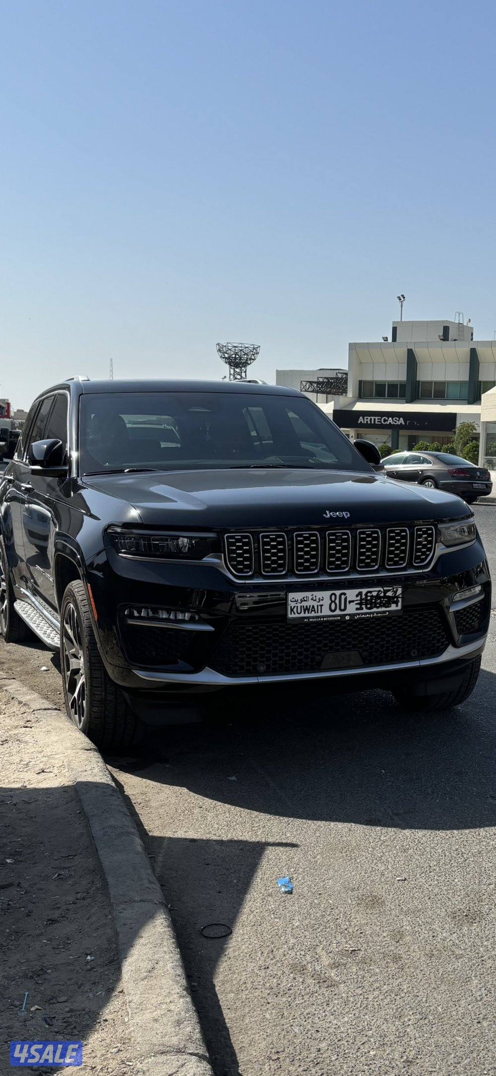 Grand Cherokee Summit0