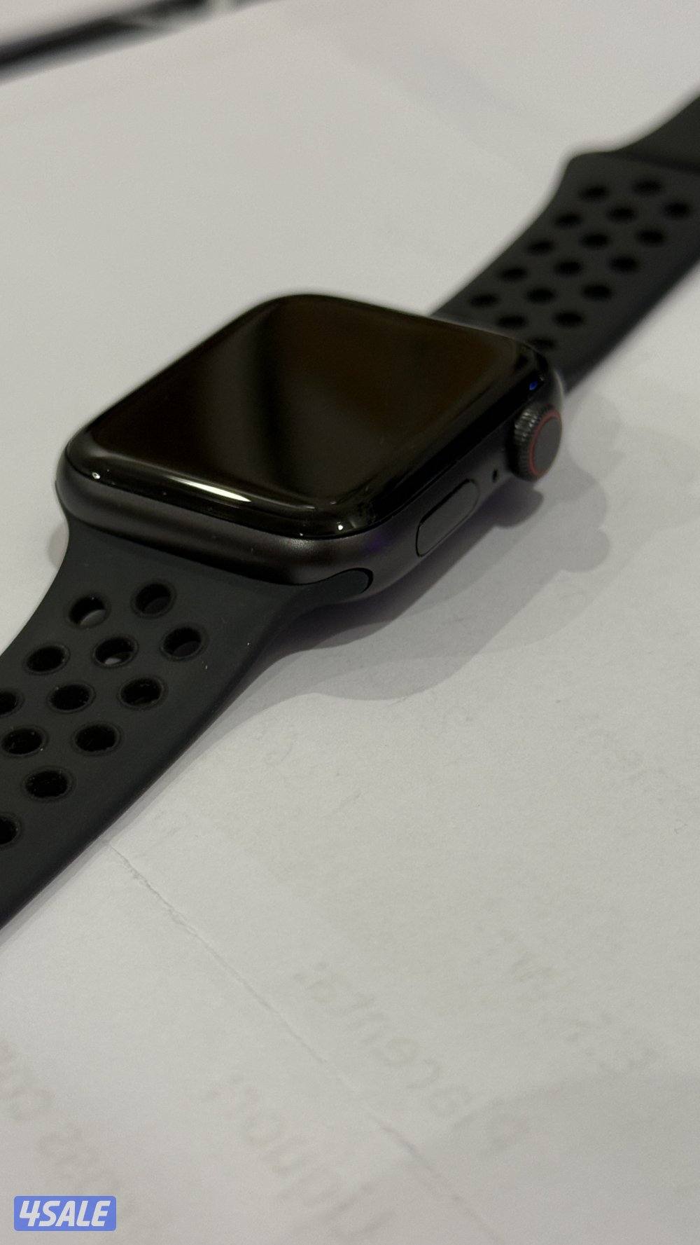 Apple watch se 44” nike edition (wifi+cellular)0